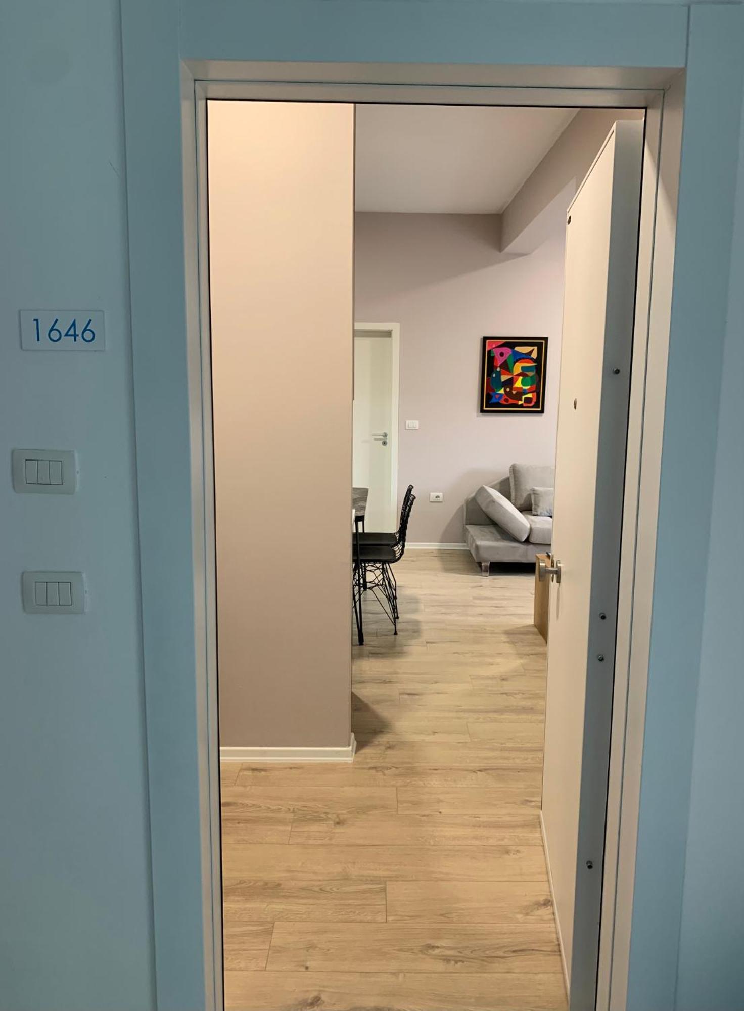 Lovely 1-Bedroom Condo In Tirana Wifi-Netflix-Ac Exteriér fotografie